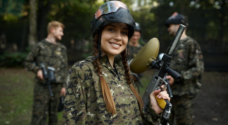 Paintball: Adrenalina și strategia într-un joc de echipă