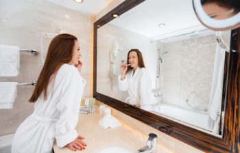 Ghidul alegerea oglinzii ideale pentru baia ta
