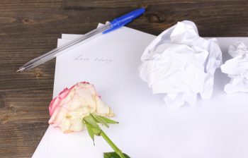 Omagiul final: sfaturi pentru a scrie un discurs de comemorare Omagiul final: sfaturi pentru a scrie un discurs de comemorare