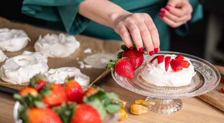 Tort de zahăr ars: rețeta pentru un desert spectaculos și delicios