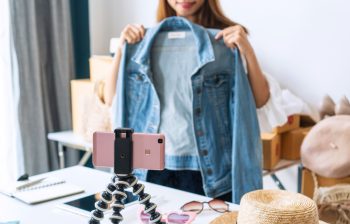 Cum să îți accesorizezi ținutele pentru a adăuga un plus de stil