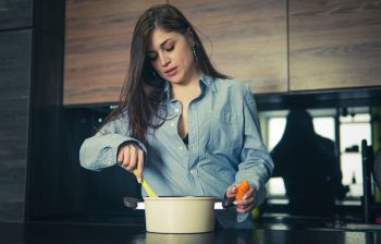 Cum să pregătești o mâncare ușoară de seară: rețete și sfaturi