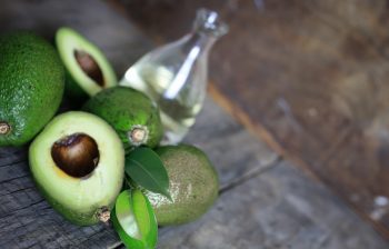 Beneficiile grăsimilor sănătoase din avocado și uleiuri vegetale