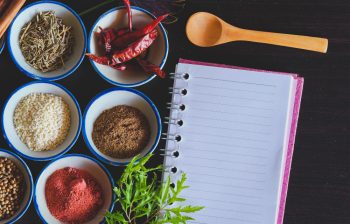 Cum să folosești condimentele pentru o dietă variată și gustoasă