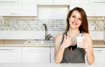 De la hidratare la imunitate: Beneficiile laptelui de ovăz