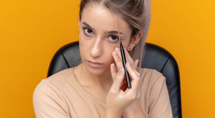 Cum îți regenerezi sprâncenele după ani de pensat excesiv