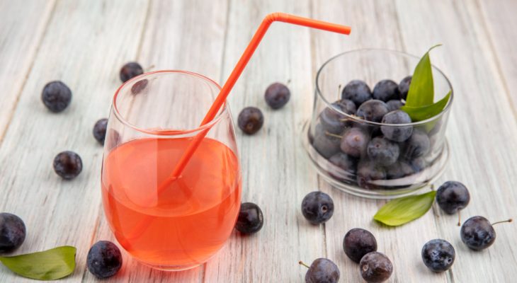 Descoperă efectele sucului de aronia pentru detoxifierea organismului și sănătatea ochilor