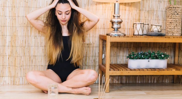 Scalp-yoga: stretching și respirație pentru oxigenarea foliculilor de păr