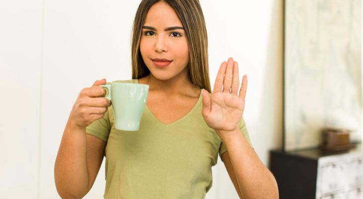 Cum să îți reduci consumul de cafeină fără a resimți oboseală