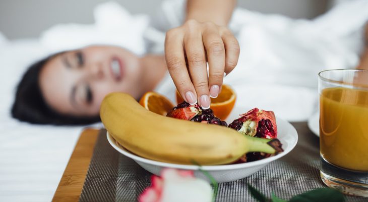 Ceaiul de coajă de banană: beneficii pentru somn și relaxare