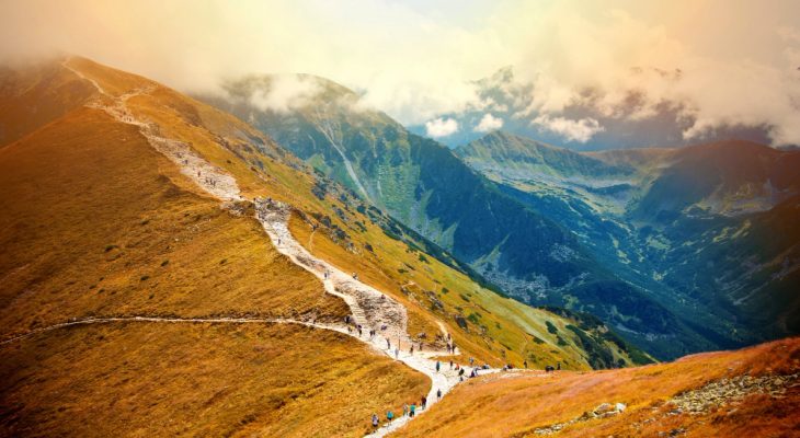 Cele mai populare trasee turistice din Munții Carpați