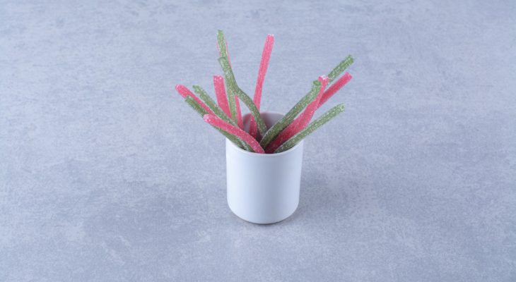 Plante decorative care purifică aerul și aduc culoare