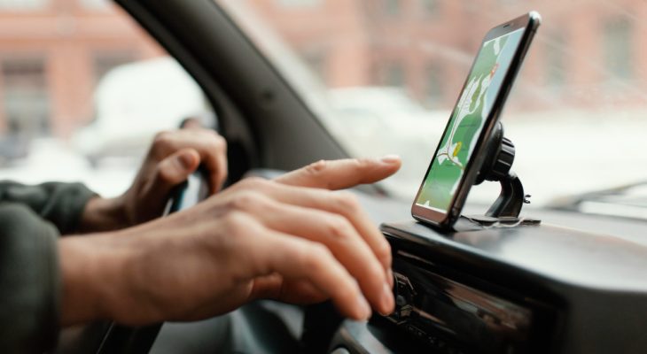 Cum să alegi un sistem de navigație auto cu actualizări live