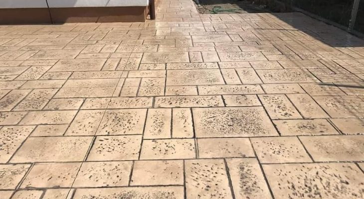 Cum se aplică betonul amprentat pas cu pas: Tutorial DIY simplu Cum se aplică betonul amprentat pas cu pas: Tutorial DIY simplu