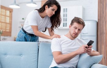 Avantajele mobilei pe comandă versus mobila de serie