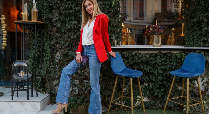 10 outfituri elegante cu pantaloni wide-leg