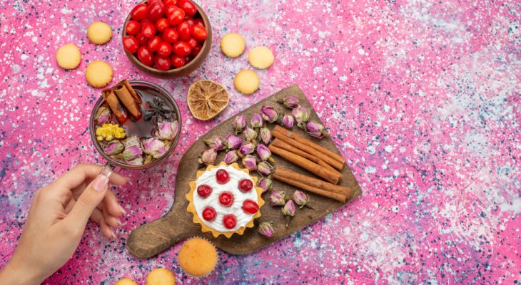 Cum porți pastelurile fără să pară prea dulci